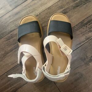 Melissa “Kick off Sandal” platform